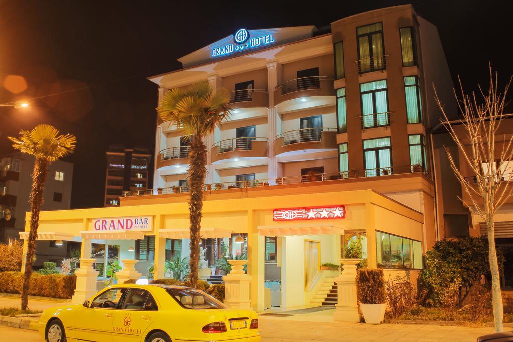 格兰德酒店 爱尔巴桑 外观 照片