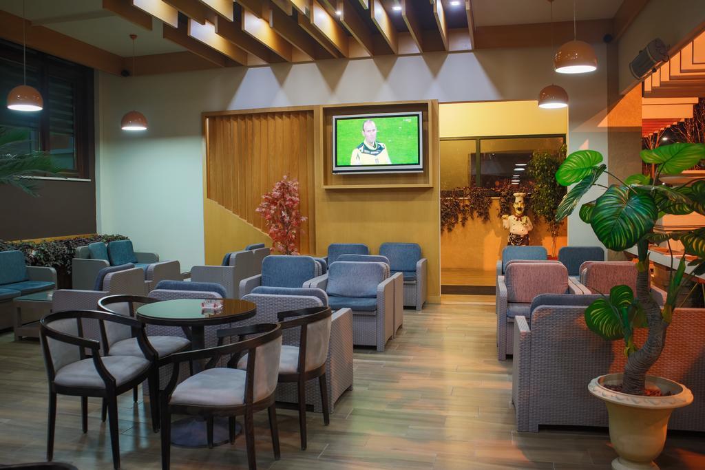 格兰德酒店 爱尔巴桑 外观 照片